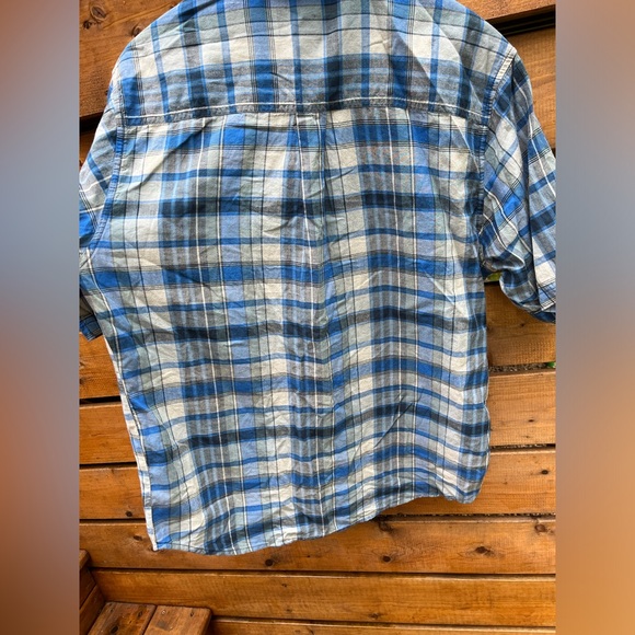WOOLRICH Timberline short sleeve button-down shirt. EUC. Size Medium. - Picture 9 of 11
